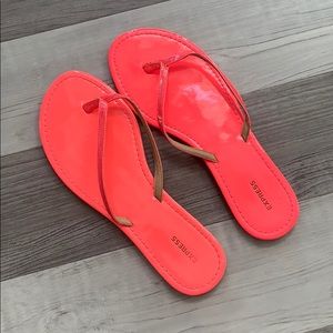 Express flip flops